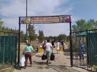 Детский оздоровительно-образовательный лагерь «Спутник» расположен в деревне Долматово,